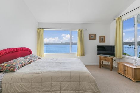Photo of property in 516 Marine Drive, Sunshine Bay, Lower Hutt, 5013