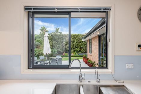 Photo of property in 9 Chelmsley Avenue, Henderson, Auckland, 0612