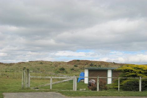 Photo of property in 8 Sand Dune Grove, Waikawa Beach, Manakau, 5573