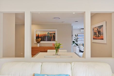 Photo of property in 15 Graven Court, Henderson, Auckland, 0612