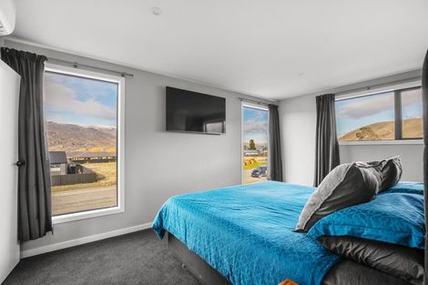 Photo of property in 27 Stratford Drive, Mount Pisa, Cromwell, 9383