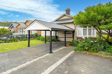 Photo of property in 360 Bay View Road, Saint Clair, Dunedin, 9012
