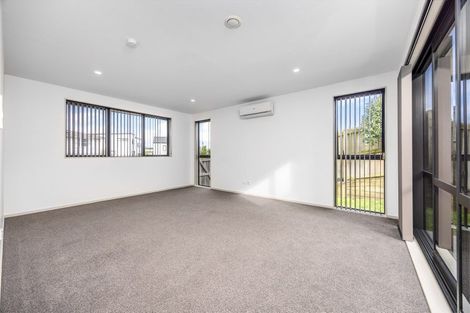 Photo of property in 33 Carole Crescent, Pakuranga, Auckland, 2010