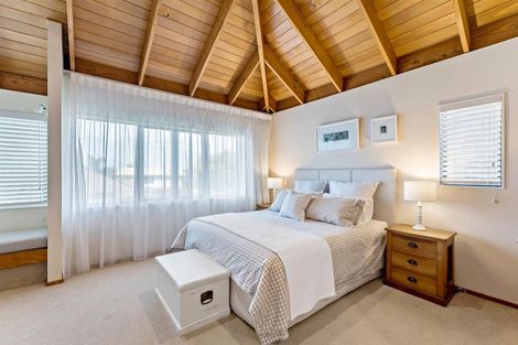 Photo of property in 2/33 Milford Road, Milford, Auckland, 0620