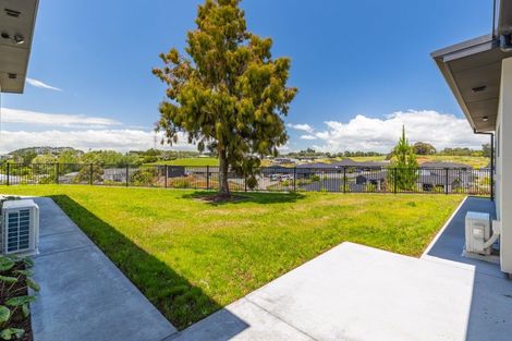 Photo of property in 2 Marsden Place, Hurworth, New Plymouth, 4310