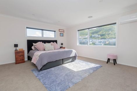 Photo of property in 33 Rochdale Drive, Churton Park, Wellington, 6037