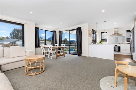 Photo of property in 12 Hebbard Court, Albert Town, Wanaka, 9305