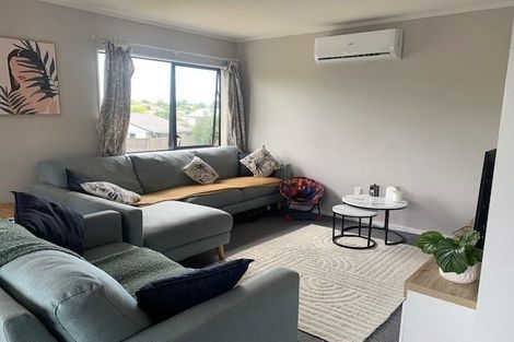 Photo of property in 65 Trias Road, Totara Vale, Auckland, 0629