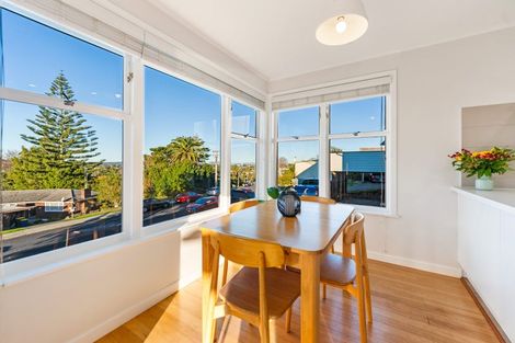 Photo of property in 1/58 Corunna Road, Milford, Auckland, 0620