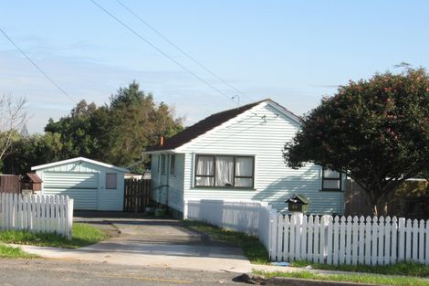 Photo of property in 2/50 Tawa Crescent, Manurewa, Auckland, 2102