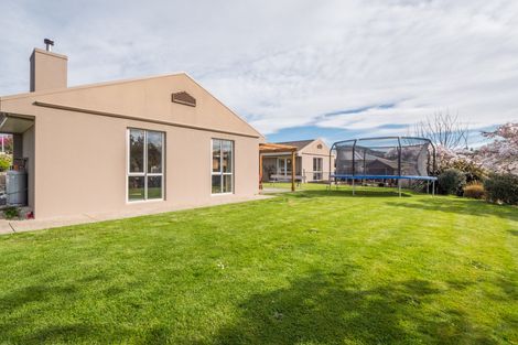 Photo of property in 37 Duxford Crescent, Fairfield, Dunedin, 9018