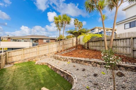 Photo of property in 23 Korotaha Terrace, Rothesay Bay, Auckland, 0630