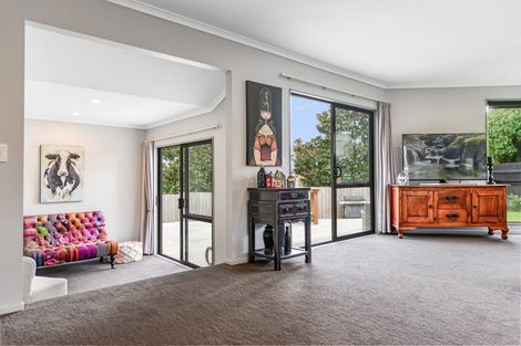 Photo of property in 16 Palm Grove Drive, Western Heights, Hamilton, 3200