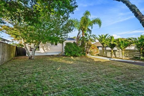 Photo of property in 18 Chorley Avenue, Massey, Auckland, 0614