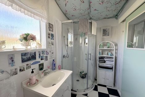 Photo of property in 11 Waverley Street, Waipawa, 4210