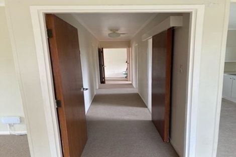 Photo of property in 4216 Great North Road, Glendene, Auckland, 0602