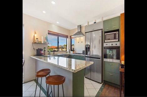 Photo of property in 1 Ashland Place, Weymouth, Auckland, 2103