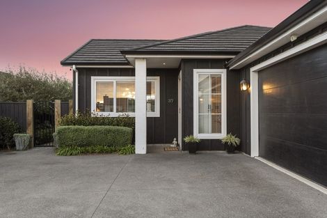 Photo of property in 37 Pohutukawa Parade, Riverhead, 0820