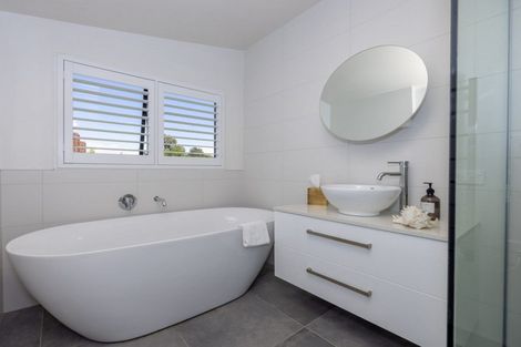 Photo of property in 2 Mclennan Road, Hawea Flat, Wanaka, 9382