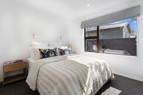 Photo of property in 2/64 Searells Road, Strowan, Christchurch, 8052