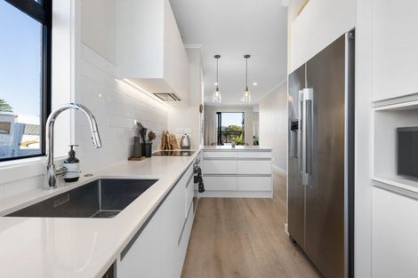 Photo of property in 26 Marine Parade, Hobsonville, Auckland, 0616