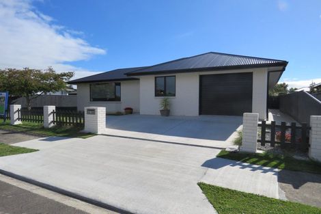 Photo of property in 1 Lancewood Avenue, Feilding, 4702
