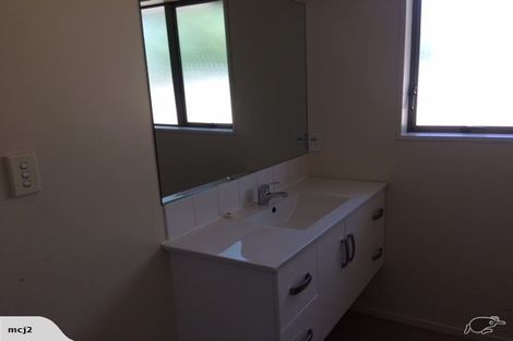 Photo of property in 218 Wainoni Road, Avondale, Christchurch, 8061