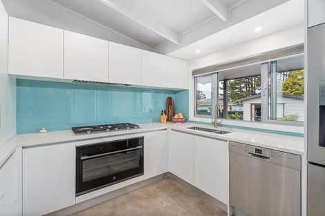 Photo of property in 3 Ocean Beach Road, Tairua, 3508