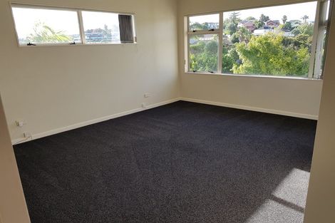 Photo of property in 3 Taroka Close, Pinehill, Auckland, 0632