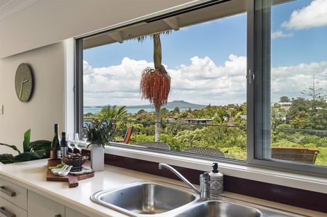 Photo of property in 39 Aberdeen Road, Castor Bay, Auckland, 0620