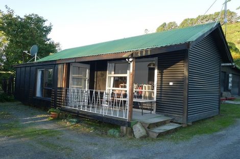 Photo of property in 192 Main Road South, Raumati South, Paraparaumu, 5032