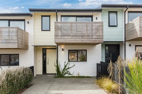 Photo of property in 43 Oakum Road, Whitby, Porirua, 5024