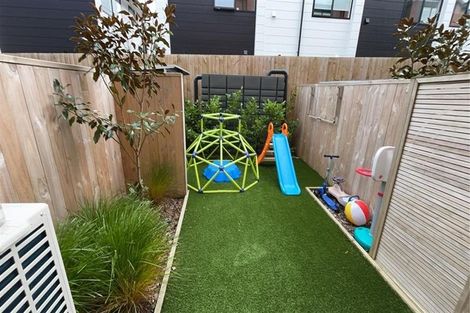 Photo of property in 4/19 Karamu Street, Te Atatu Peninsula, Auckland, 0610