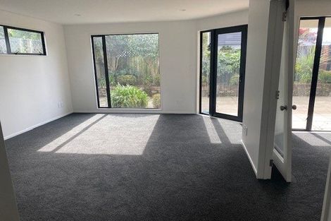 Photo of property in 32 Oakford Close, Riccarton, Christchurch, 8011