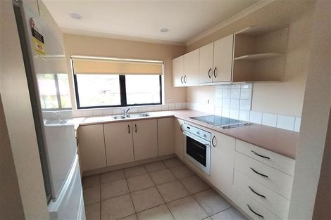 Photo of property in 11 Woodridge Avenue, Northcross, Auckland, 0630