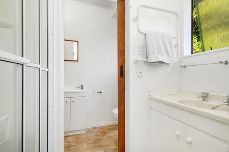 Photo of property in 40 Woodman Drive, Tawa, Wellington, 5028