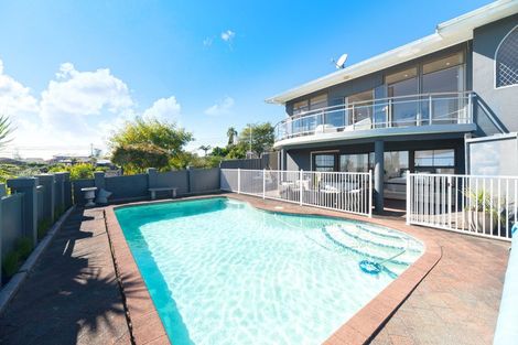 Photo of property in 25 Coates Road, Cockle Bay, Auckland, 2014