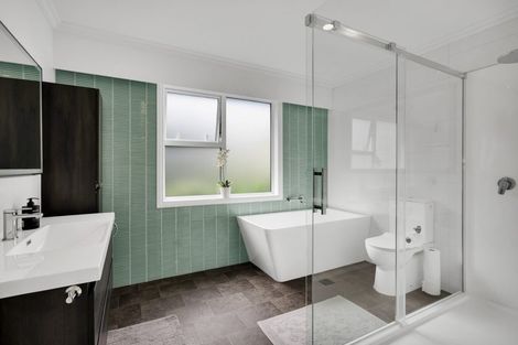 Photo of property in 218 Henwood Road, Paraite, New Plymouth, 4372