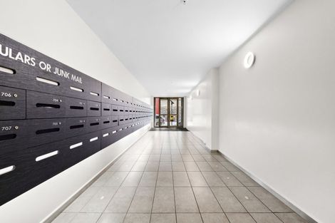 Photo of property in City Lodge, 704/115 Vivian Street, Te Aro, Wellington, 6011