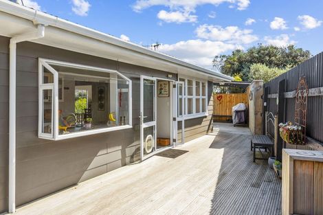 Photo of property in 13 Rangiatea Street, Paraparaumu Beach, Paraparaumu, 5032