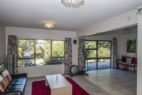 Photo of property in 13 Reynolds Place, Torbay, Auckland, 0630