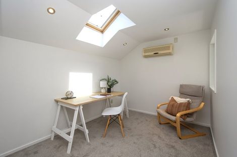 Photo of property in 2/11 Mclellan Place, Ilam, Christchurch, 8041