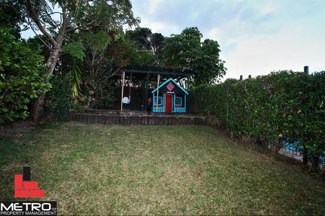 Photo of property in 20 Longbill Place, Glendene, Auckland, 0602