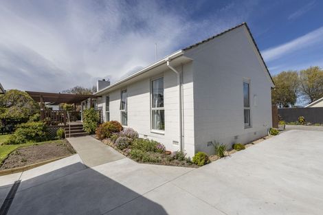 Photo of property in 4b Canberra Place, Redwood, Christchurch, 8051