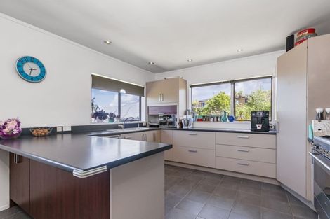 Photo of property in 1/127 Stapleford Crescent, Browns Bay, Auckland, 0630