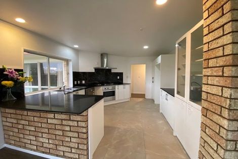 Photo of property in 14 Caldbeck Rise, Northpark, Auckland, 2013