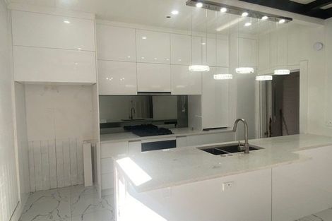 Photo of property in 118a Hutchinson Avenue, New Lynn, Auckland, 0600