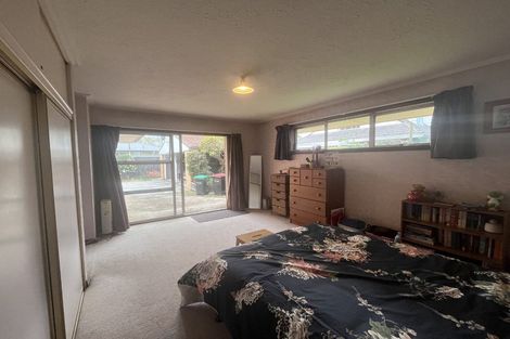 Photo of property in 218 Memorial Avenue, Burnside, Christchurch, 8053
