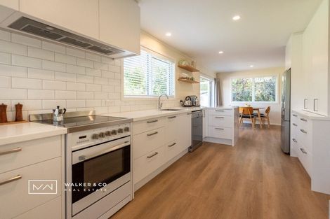 Photo of property in 40 Larchmont Grove, Totara Park, Upper Hutt, 5018