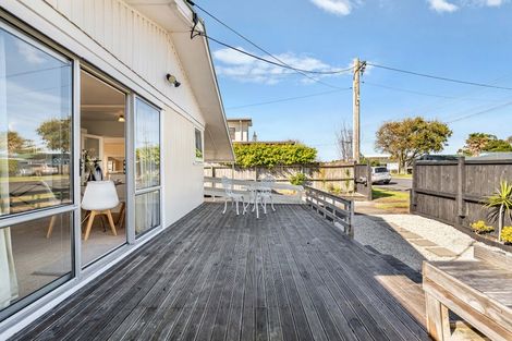 Photo of property in 1/137 Centreway Road, Orewa, 0931